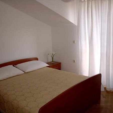 Apartments Vini And Ivana Sućuraj Chambre photo