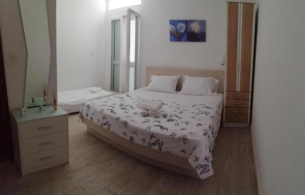 Apartments Vini And Ivana Sućuraj Extérieur photo