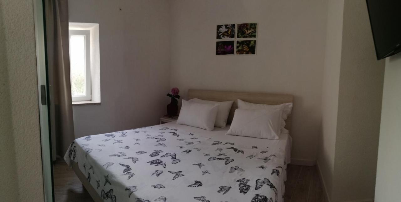 Apartments Vini And Ivana Sućuraj Extérieur photo