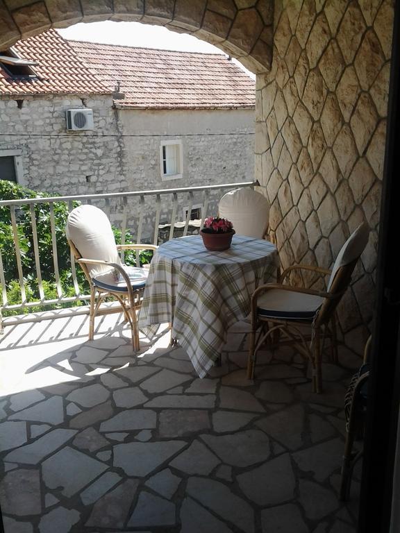 Apartments Vini And Ivana Sućuraj Chambre photo