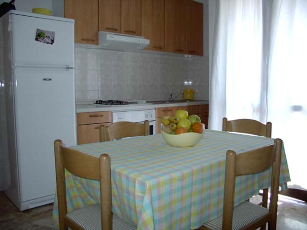 Apartments Vini And Ivana Sućuraj Chambre photo