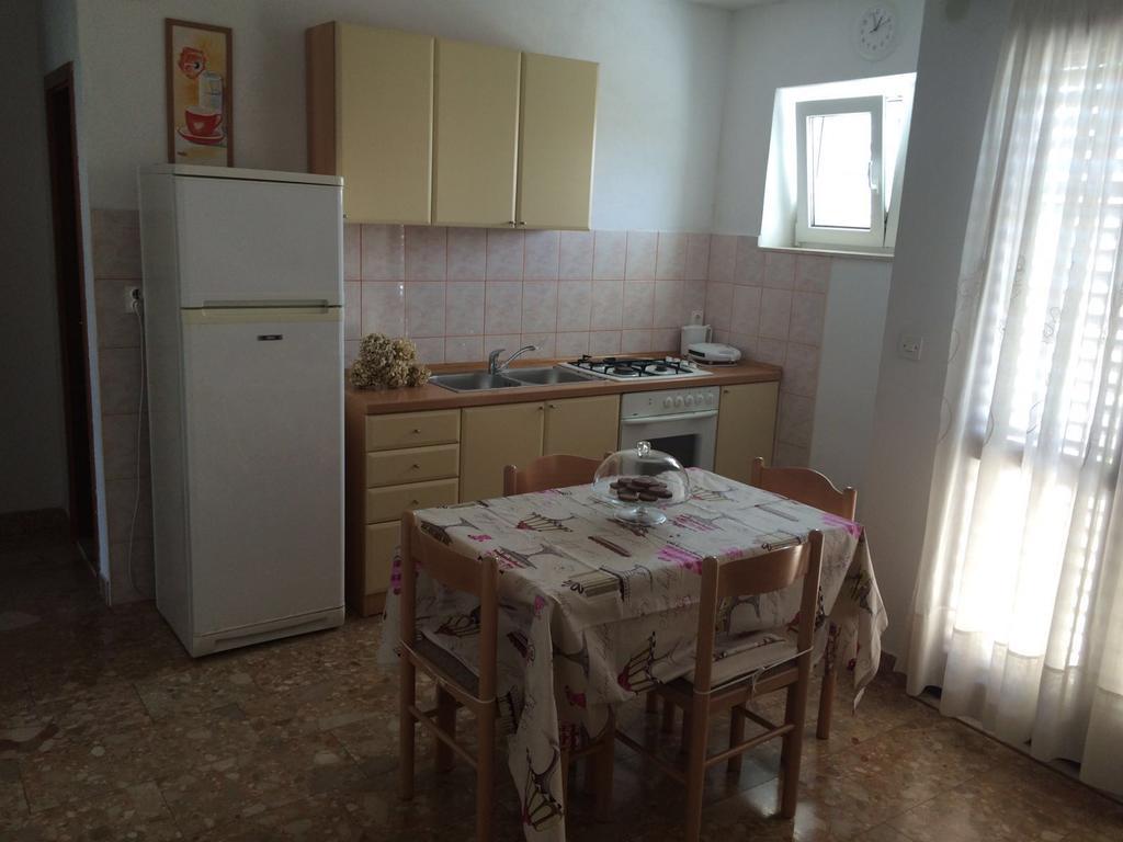 Apartments Vini And Ivana Sućuraj Extérieur photo