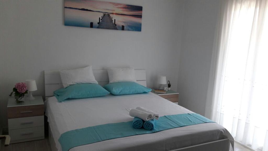 Apartments Vini And Ivana Sućuraj Extérieur photo
