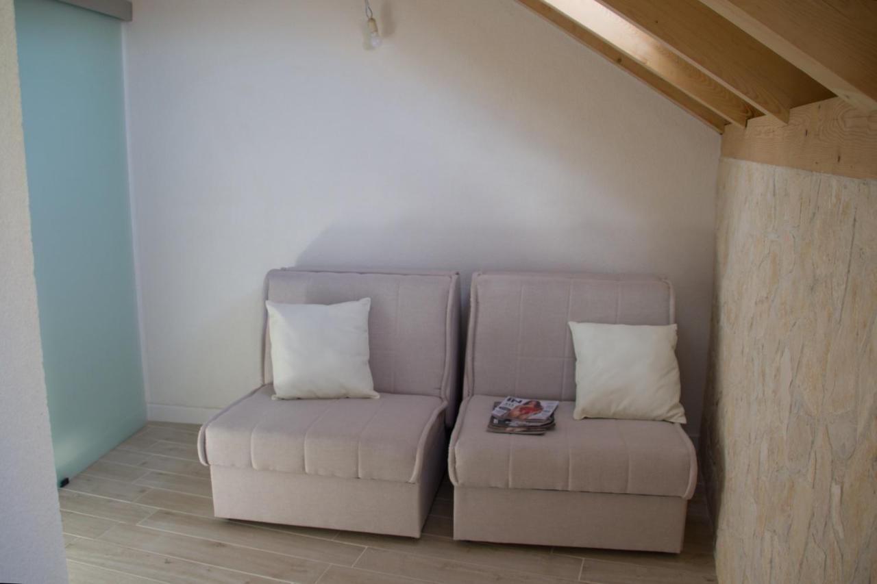Apartments Vini And Ivana Sućuraj Extérieur photo